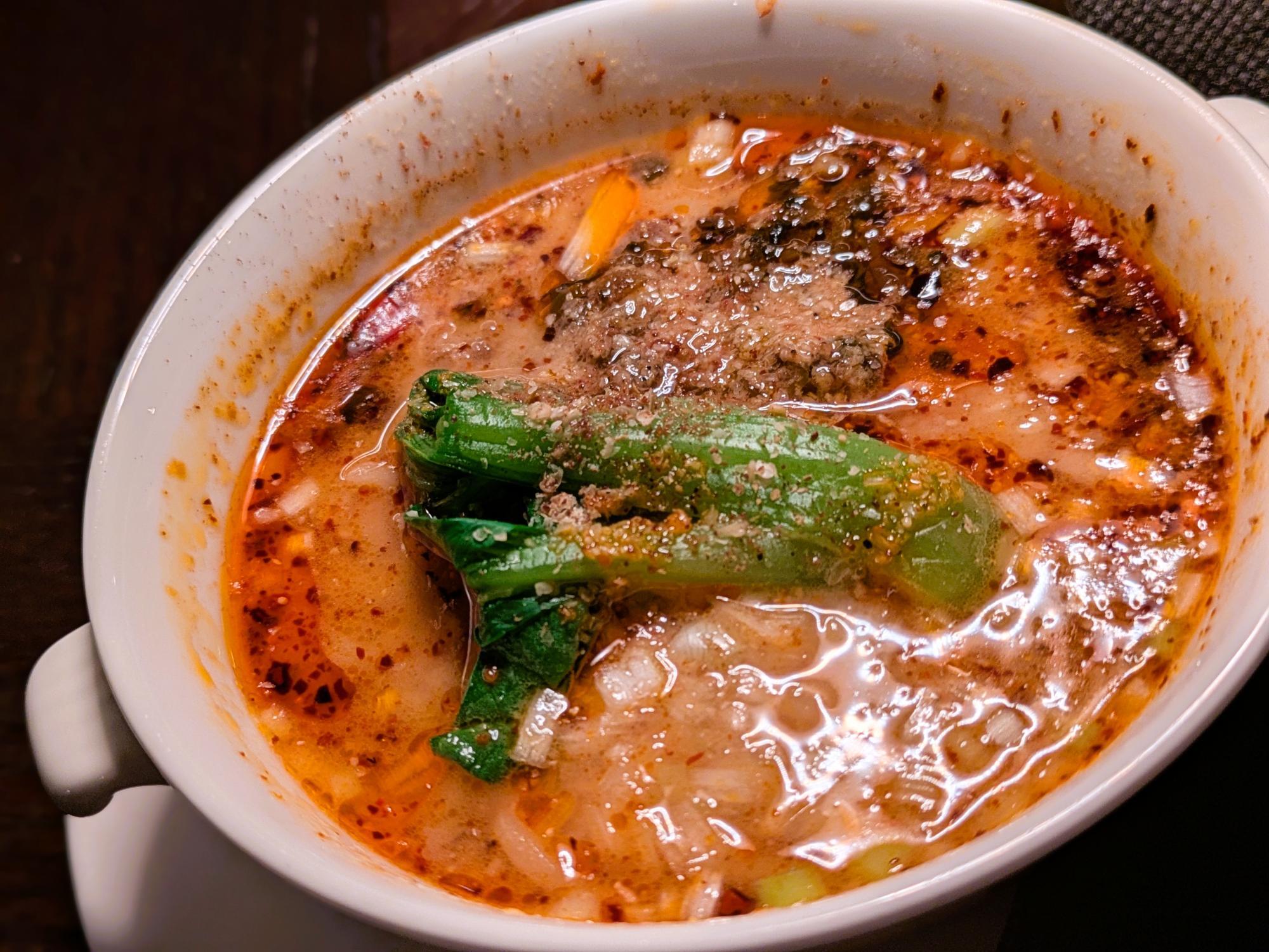 ザ・コンダーハウス×矢場味仙の台湾ラーメンコラボの様子（hanachiroru)