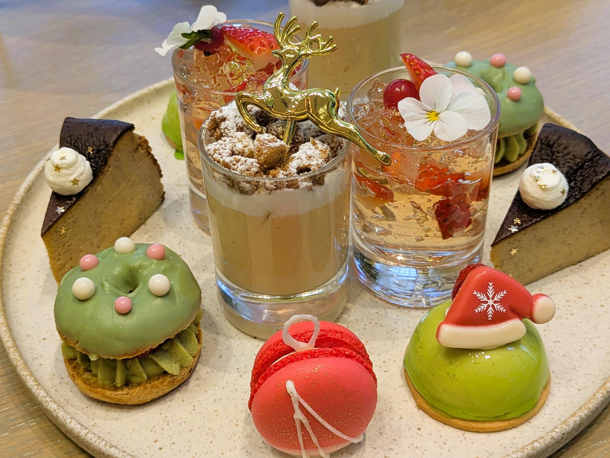 MAISON 8(garden)の冬限定バスクアフタヌーンティーのスイーツプレート