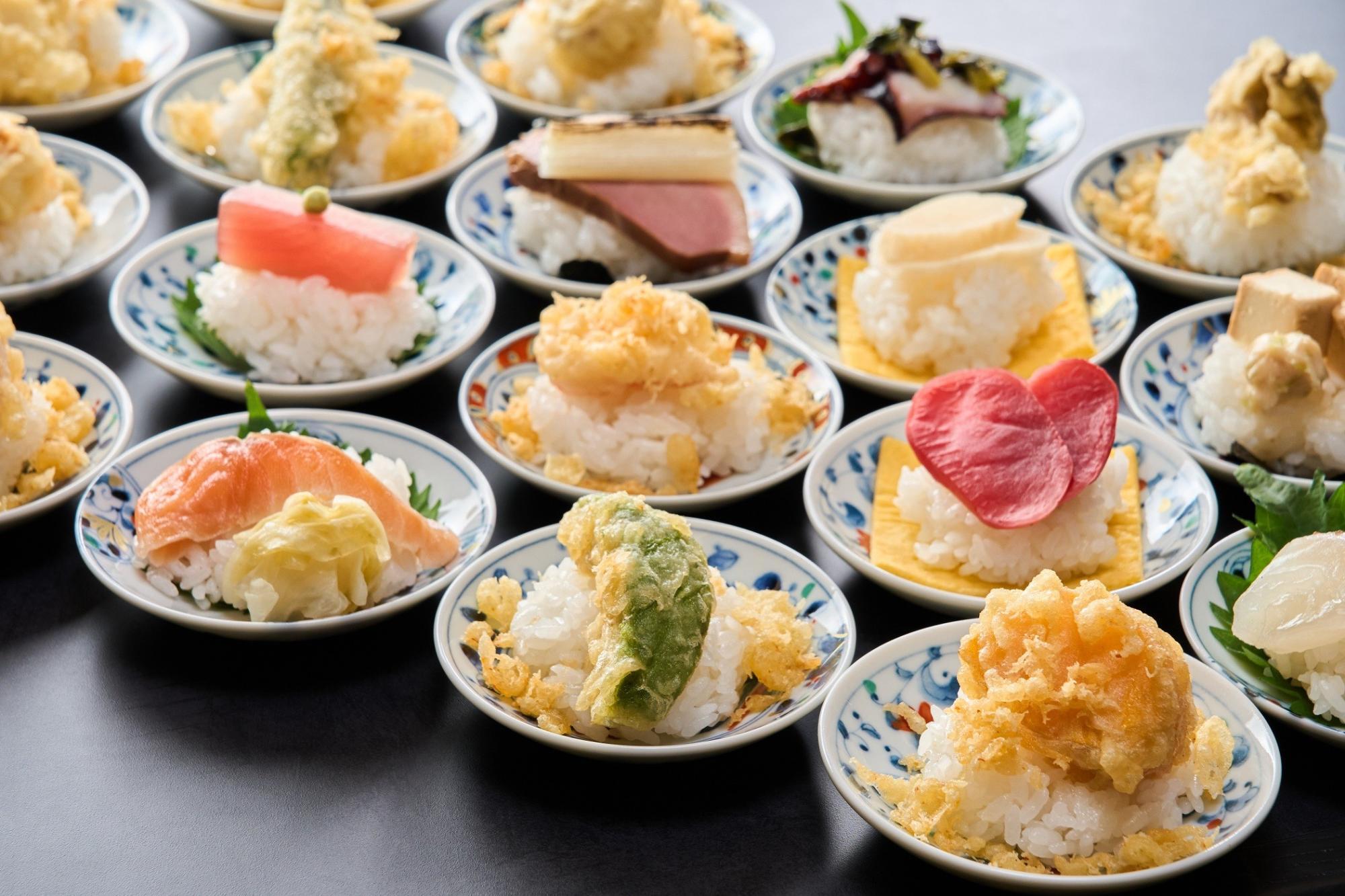 蕎麦酒そばえもんの種類豊富な小皿寿司　