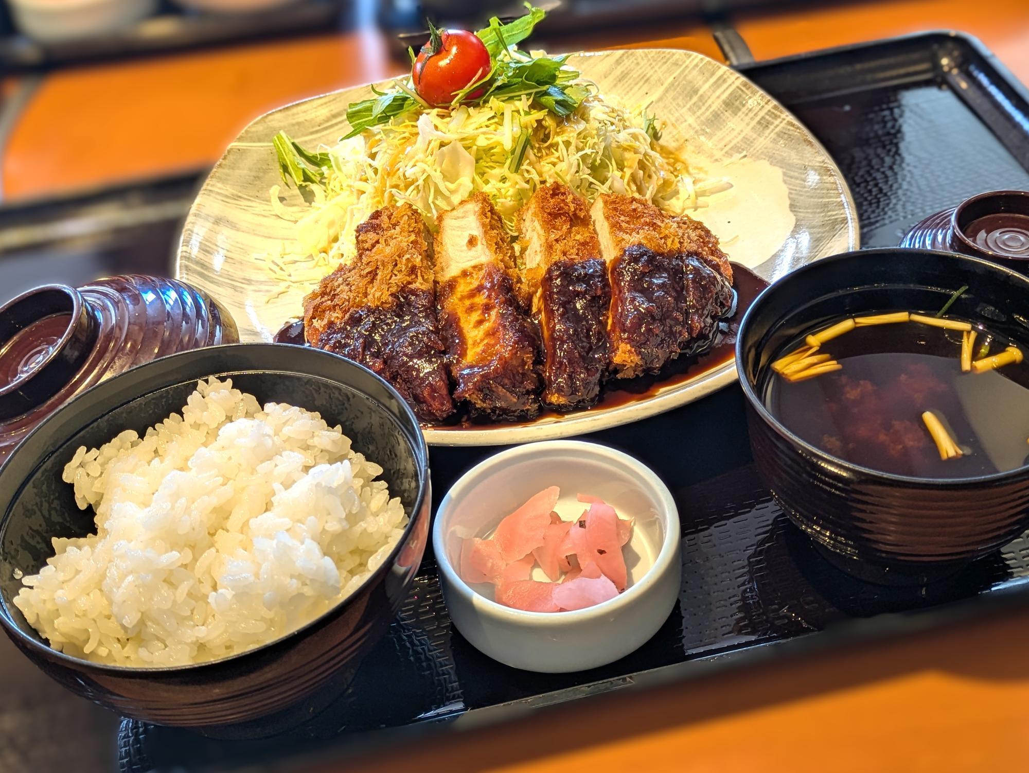 和食さとの厚切りみそかつ