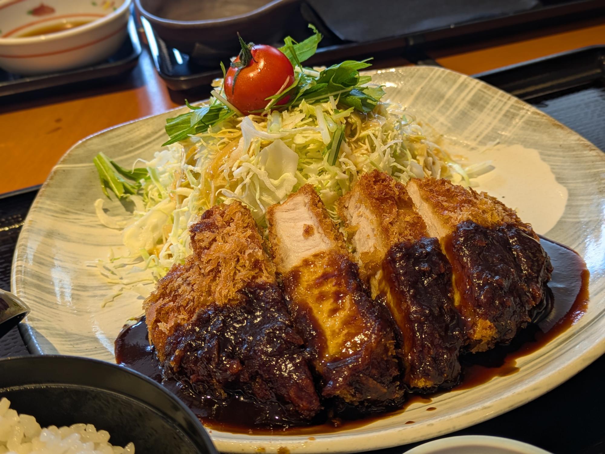 和食さとの厚切りみそかつ