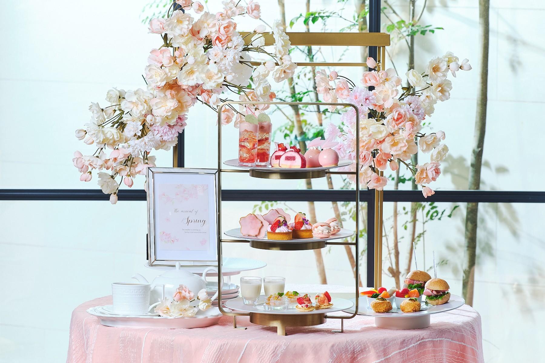 グラマシースイート『桜色のストロベリーアフタヌーンティー』2名分イメージ