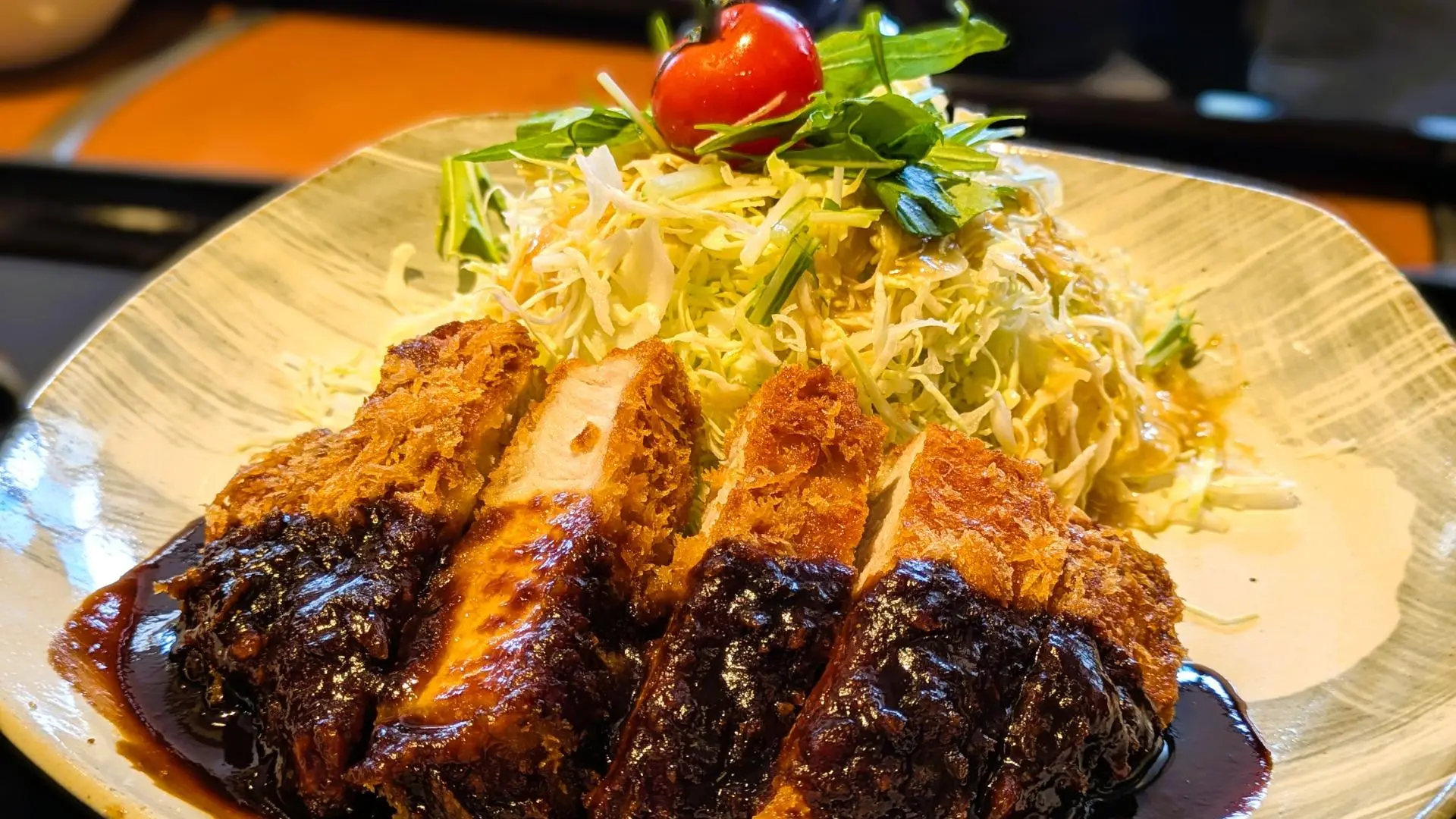 和食さとの厚切りみそかつ