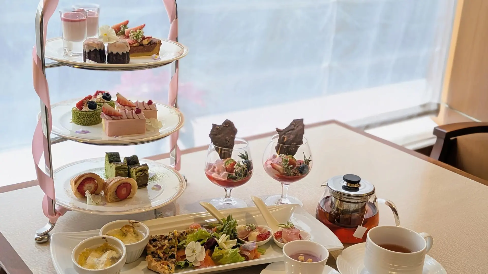ザ・ラウンジの春いちごアフタヌーンティー