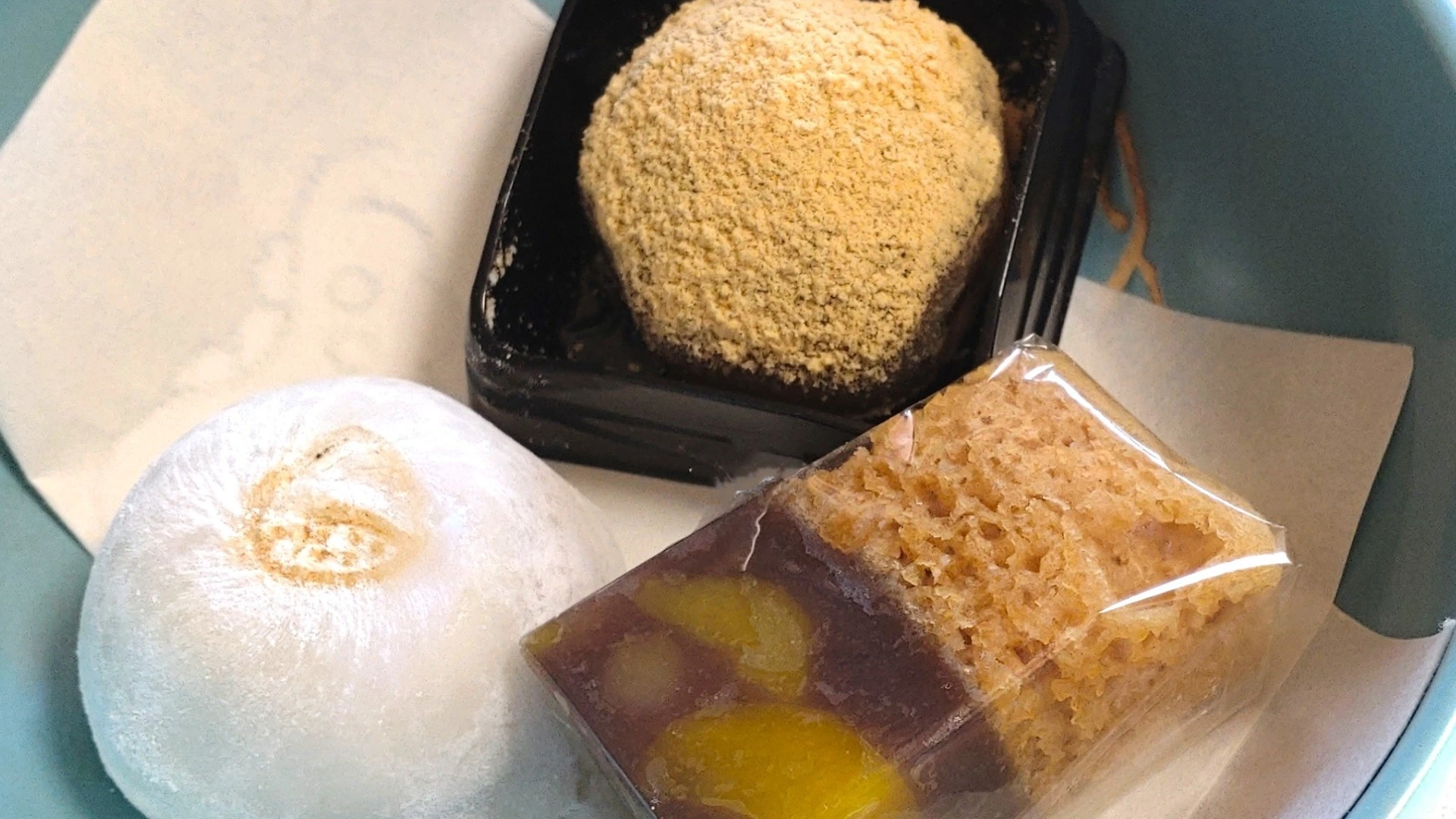 クリノヤの栗菓子3種類。栗きんとん大福、栗きんとんわらび餅、栗蒸し羊羹